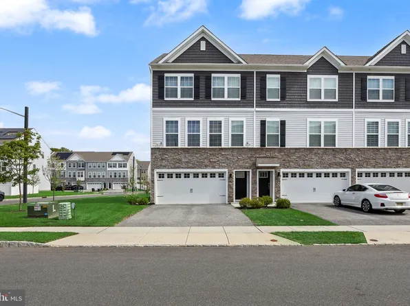73 Sisters Farmstead Rd, Mount Laurel, NJ 08054