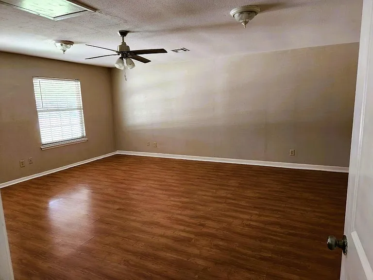 3515 Castledale Dr — Photo 34
