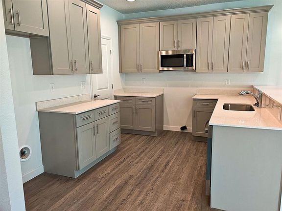 3rd image of 1616 Cumbie Ave