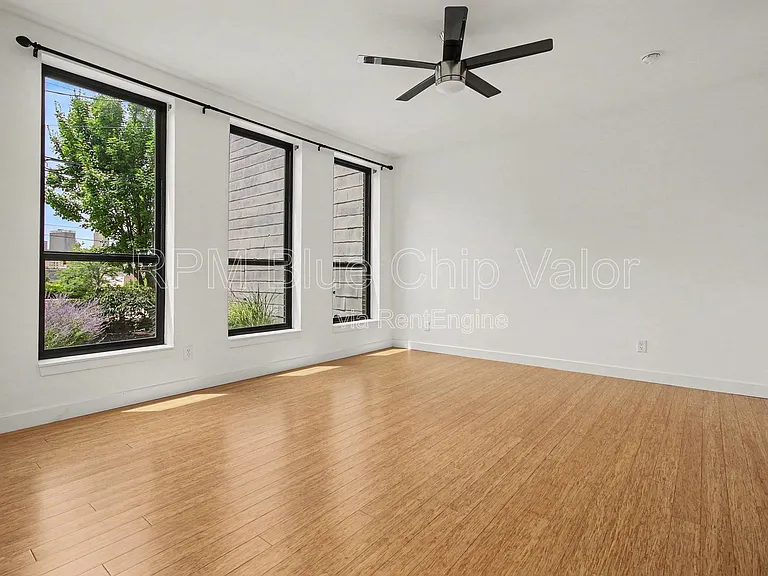 432 Liberty Hl #A — Photo 25