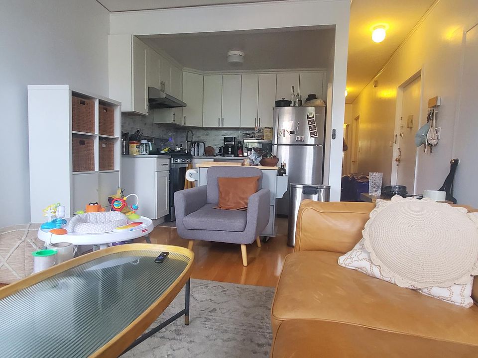 1st image of 357 Cumberland St APT 3