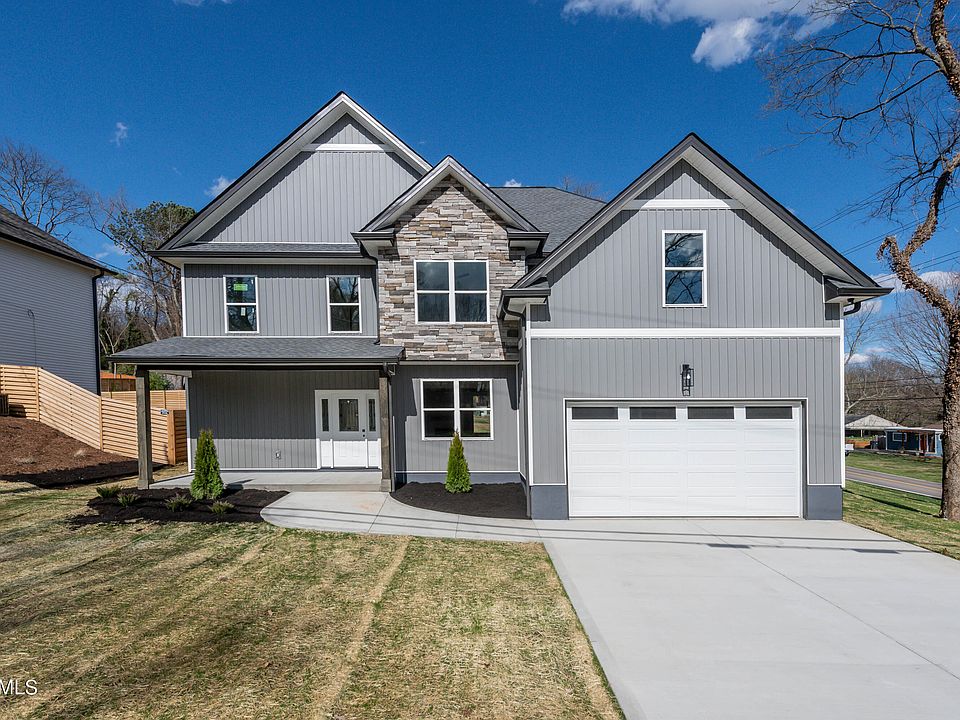 1st image of 1600 NW Starmont Trl