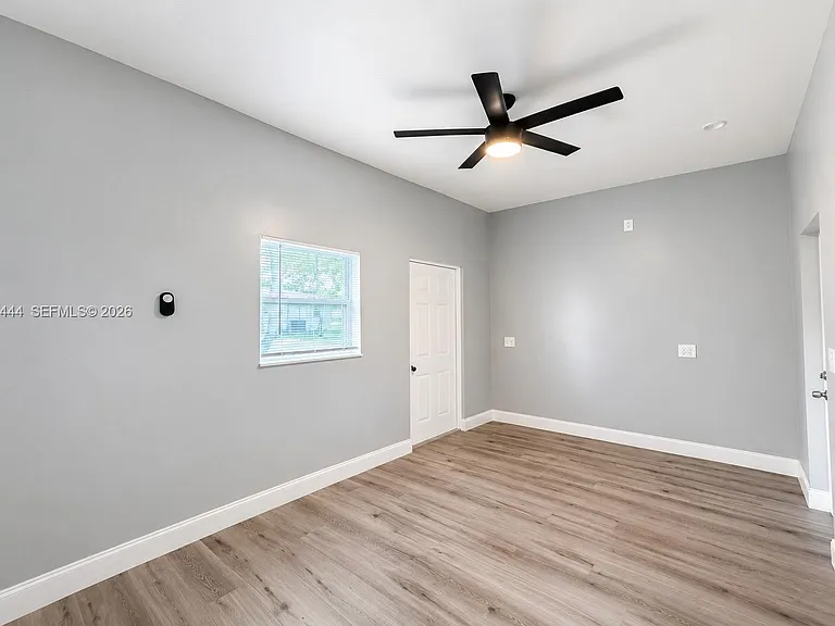 529 NW 8th St — Photo 15