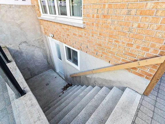 5th image of 1 Huntington Pl #Basement