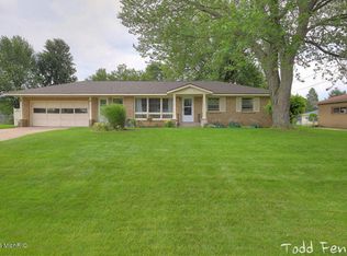 7552 Astronaut Ave, Jenison, MI 49428