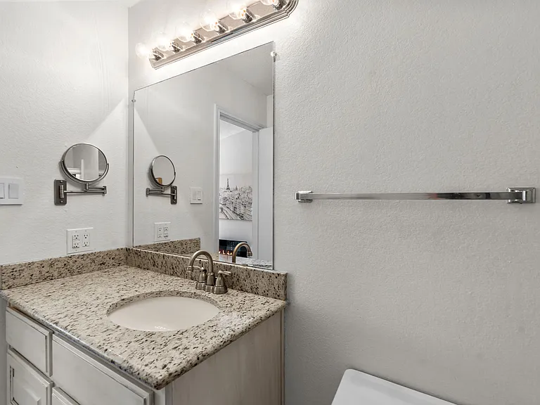 1811 Maplewood Trl — Photo 4
