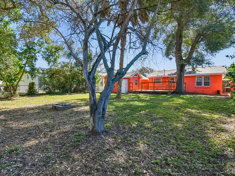 208 Union St — Photo 43