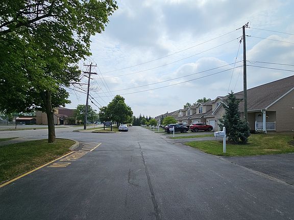 5th image of 913 Maryvale Dr #913