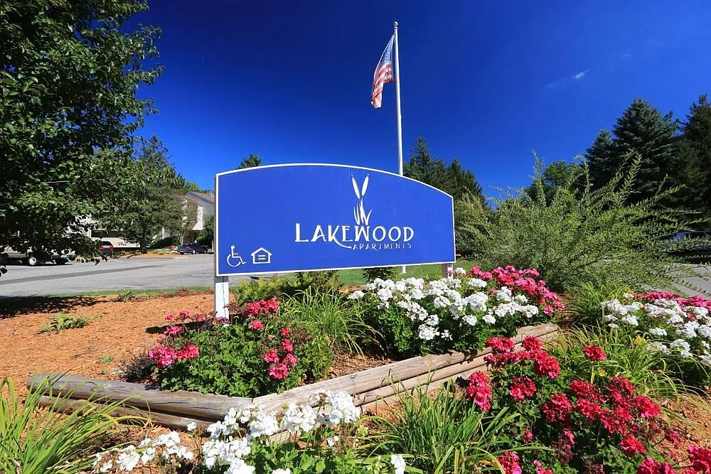 Lakewood Apartments — Photo 1