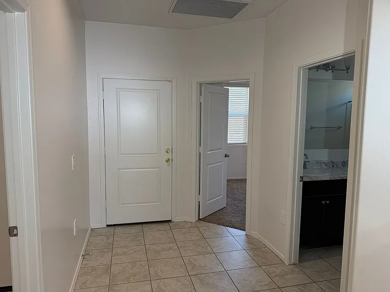 9427 E Alfalfa Dr — Photo 4