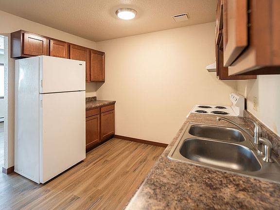 4th image of 3505 S West Ave #8