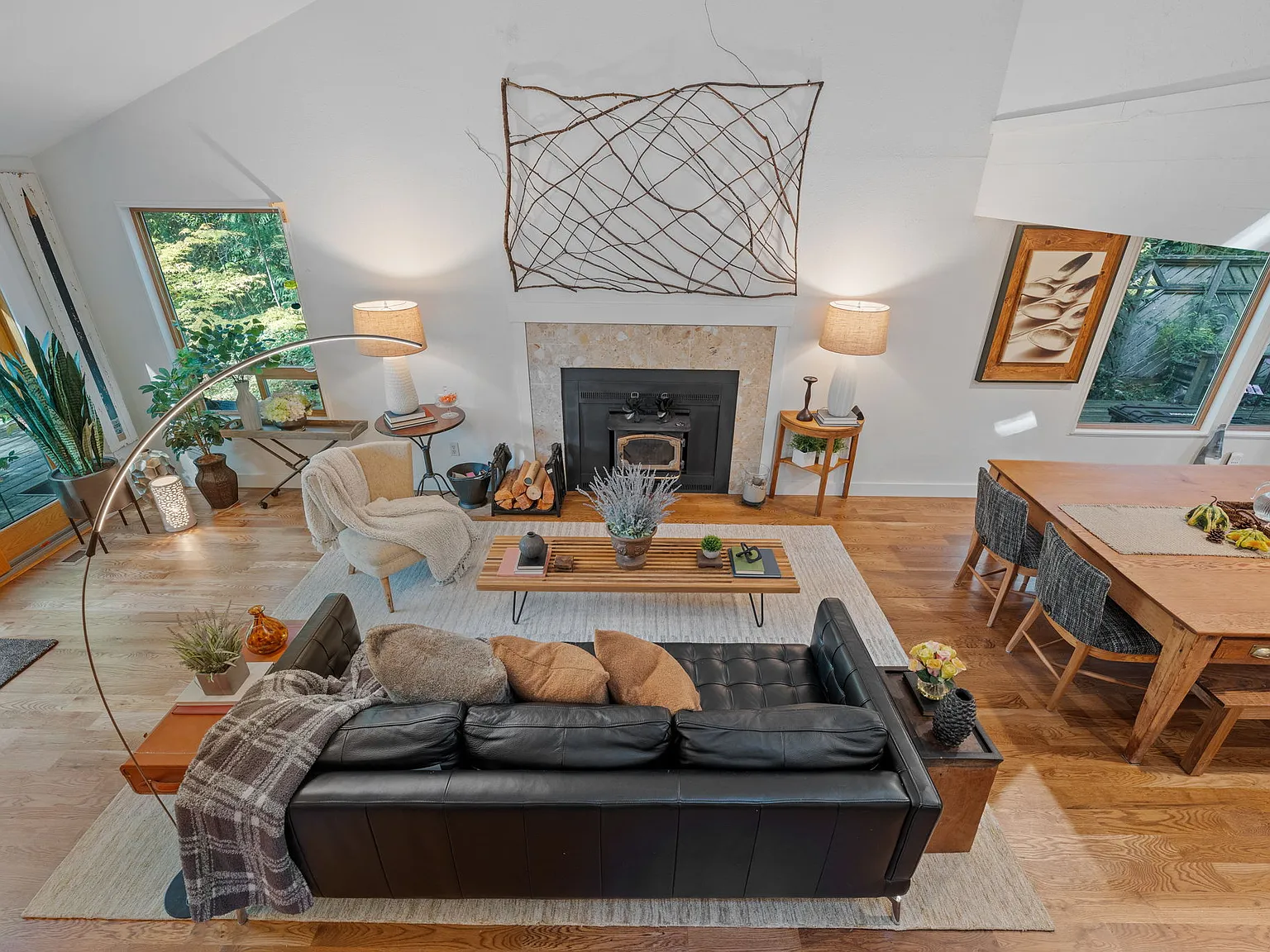 9999 NE Beach Crest Dr — Photo 1