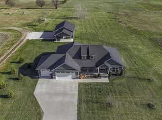 23330 N Tumbleweed Ln, Sturgeon, MO 65284