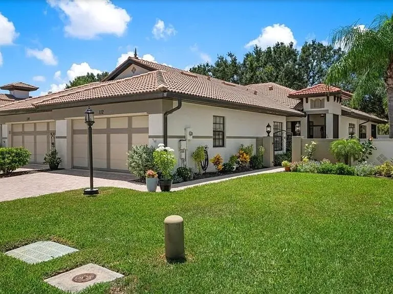 front yard and entrance to front patio