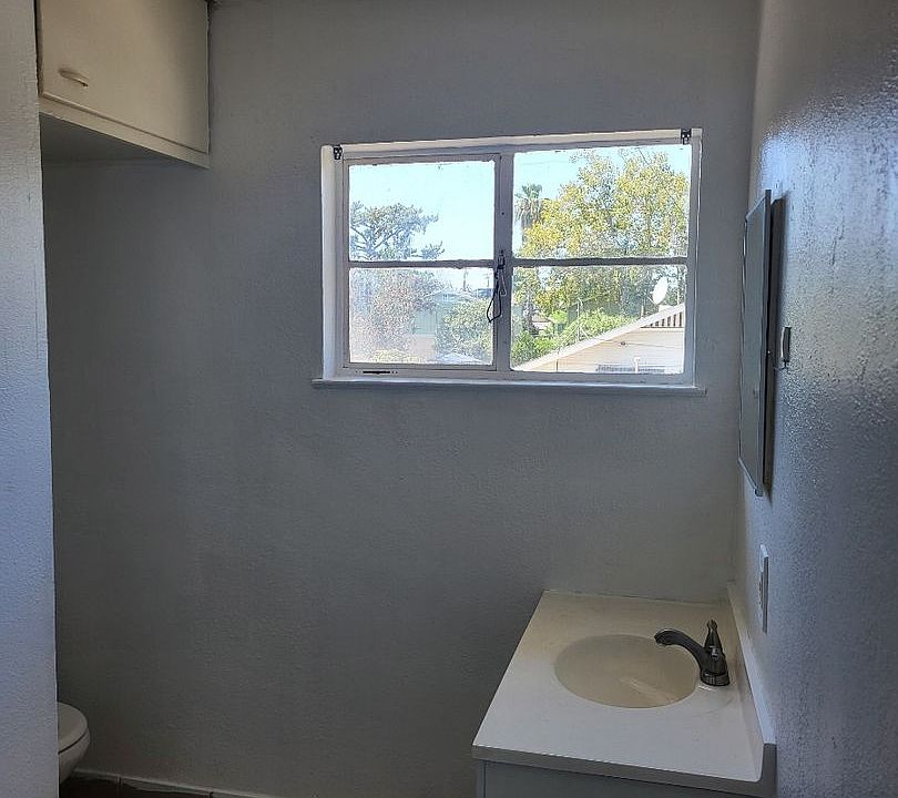 2nd image of 329 N Glenn Ave #333