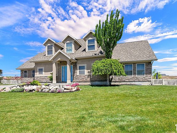 3rd image of 849 Saint Andrews Dr