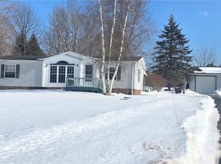 10885 Holi Dale Dr, Chardon, OH 44024