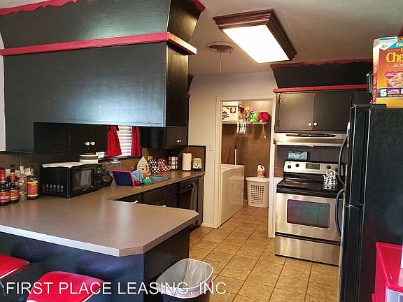 3rd image of 3120 Mandell Cir