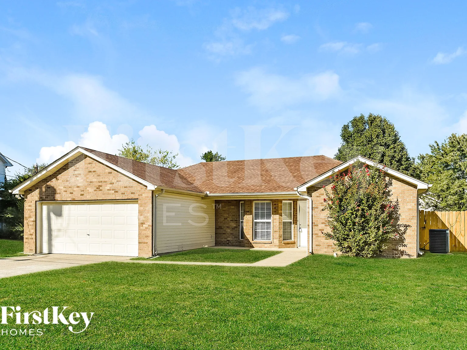 3 bed, 2.0 bath, 1363 sqft, $2,060 — Photo 2