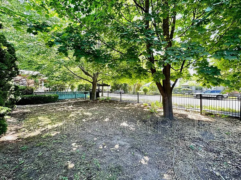 840 Bernard Ave — Photo 48