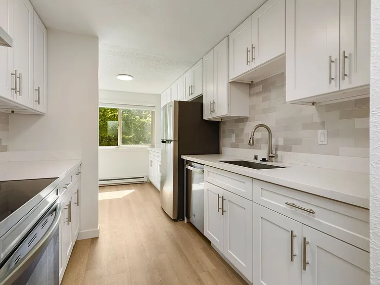Lawton Park Villas- One month free- 2 Bed / 2 Bath Space to Live, Room to Breathe, All Yours. Mag... — Photo 29