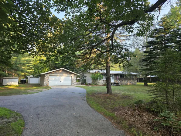 2672 Wildwood Rd, Manistee, MI 49660