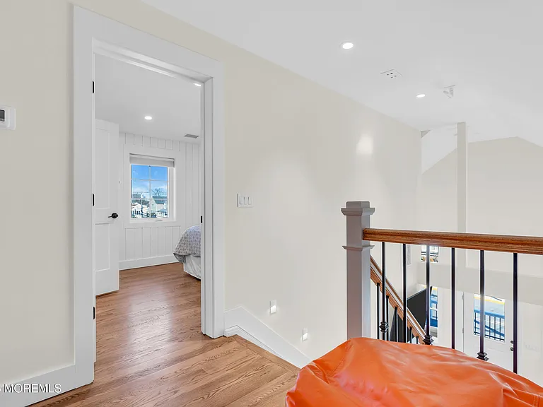 455 Main St E — Photo 32