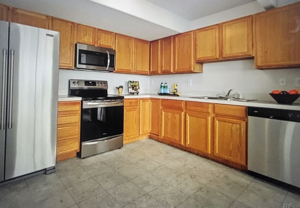 2643 W 45th St