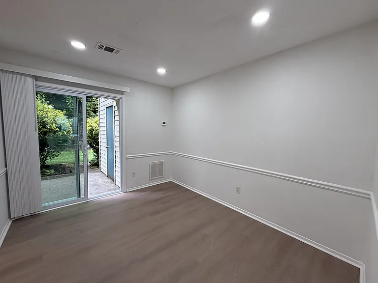 2805 Queen Anne Ct — Photo 13