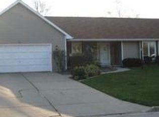 819 Maryann Ln, Green Bay, WI 54313