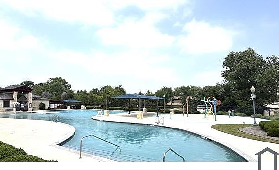 5th image of 9004 Holliday Ln