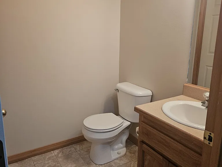 1942 Greatview Dr — Photo 5