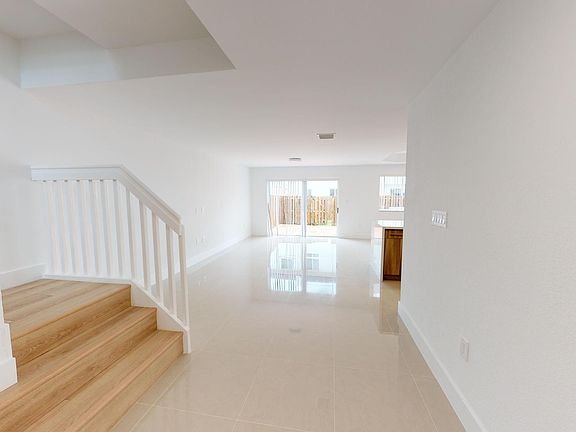 2nd image of 5081 NW 116th Ct