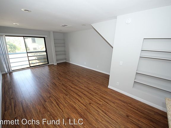 5th image of 2647 S Barrington Ave APT 10