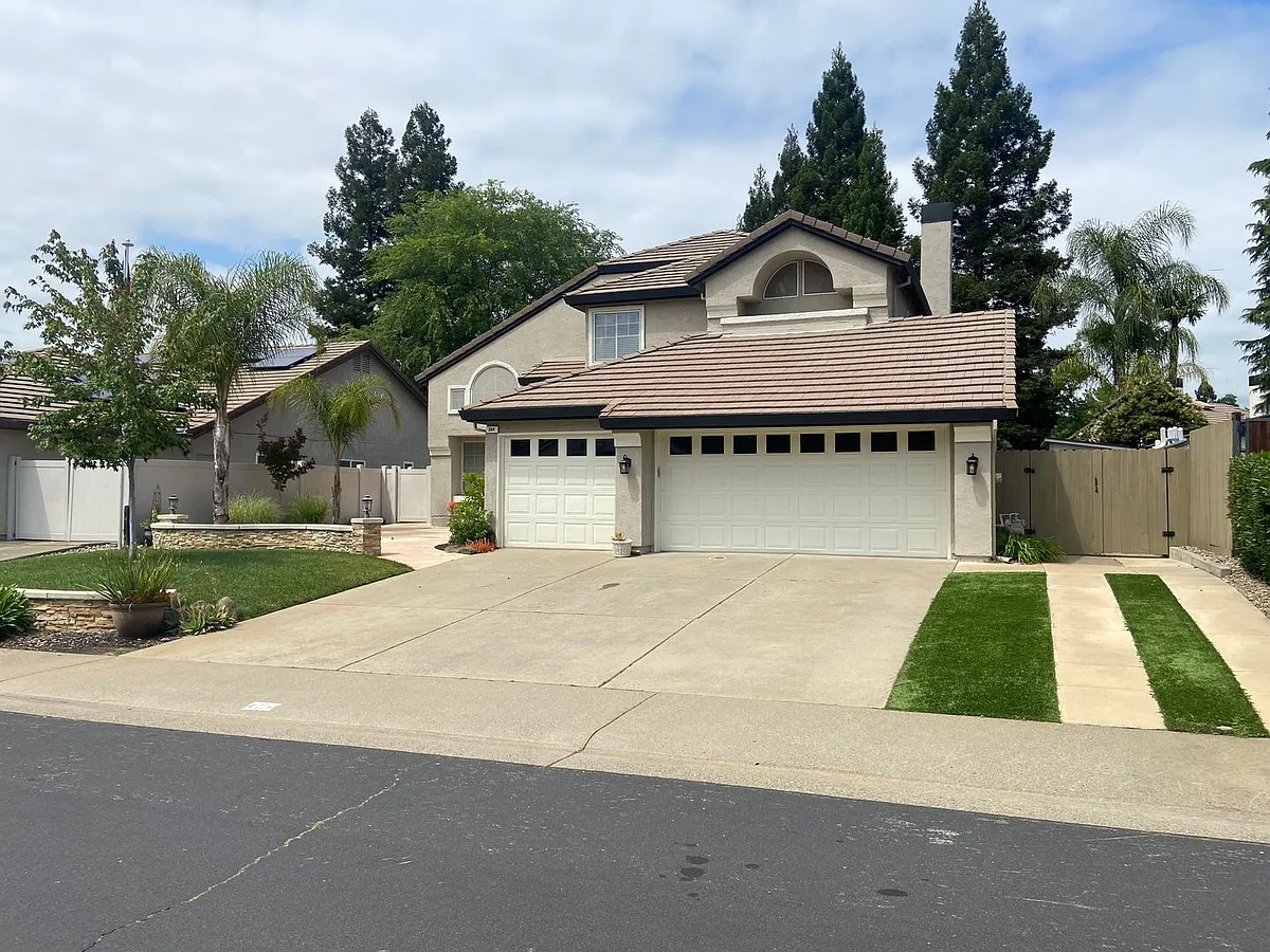 Building Photo - 264 Thorndike Way