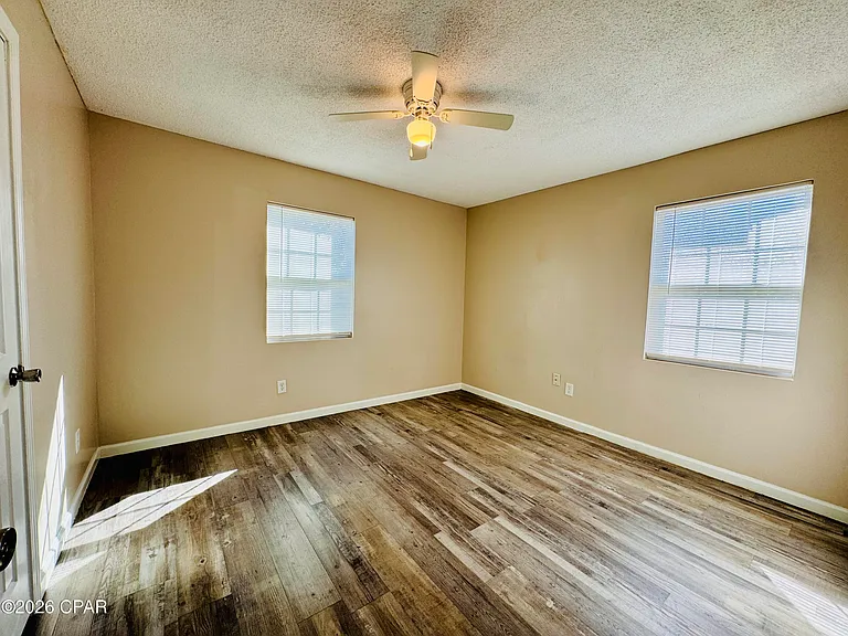 163 Lauren Ln — Photo 16