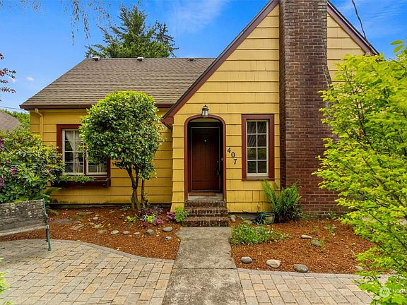3rd image of 407 21st Avenue SE