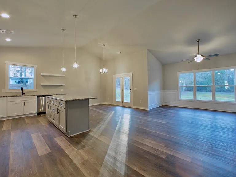 511 N Point Cir — Photo 10