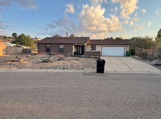 275 Moonstone Dr NE, Rio Rancho, NM 87124