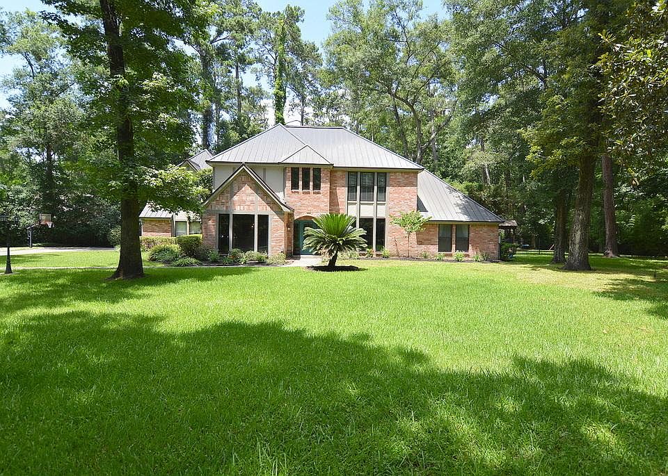 2711 Royal Circle Drive