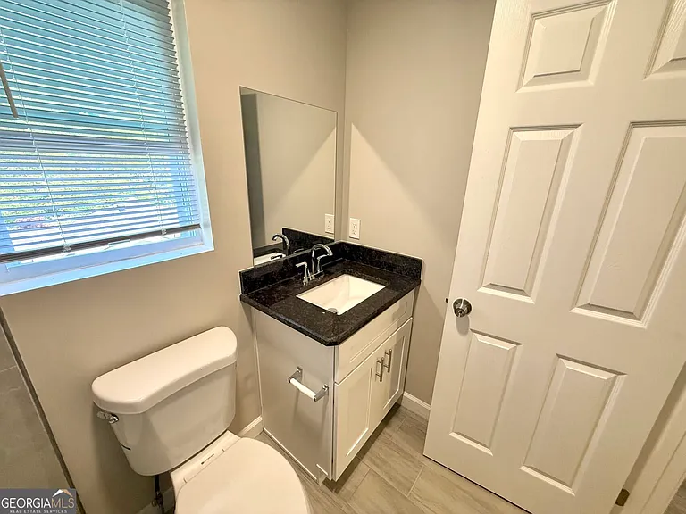 1826 Winchester Trl — Photo 24