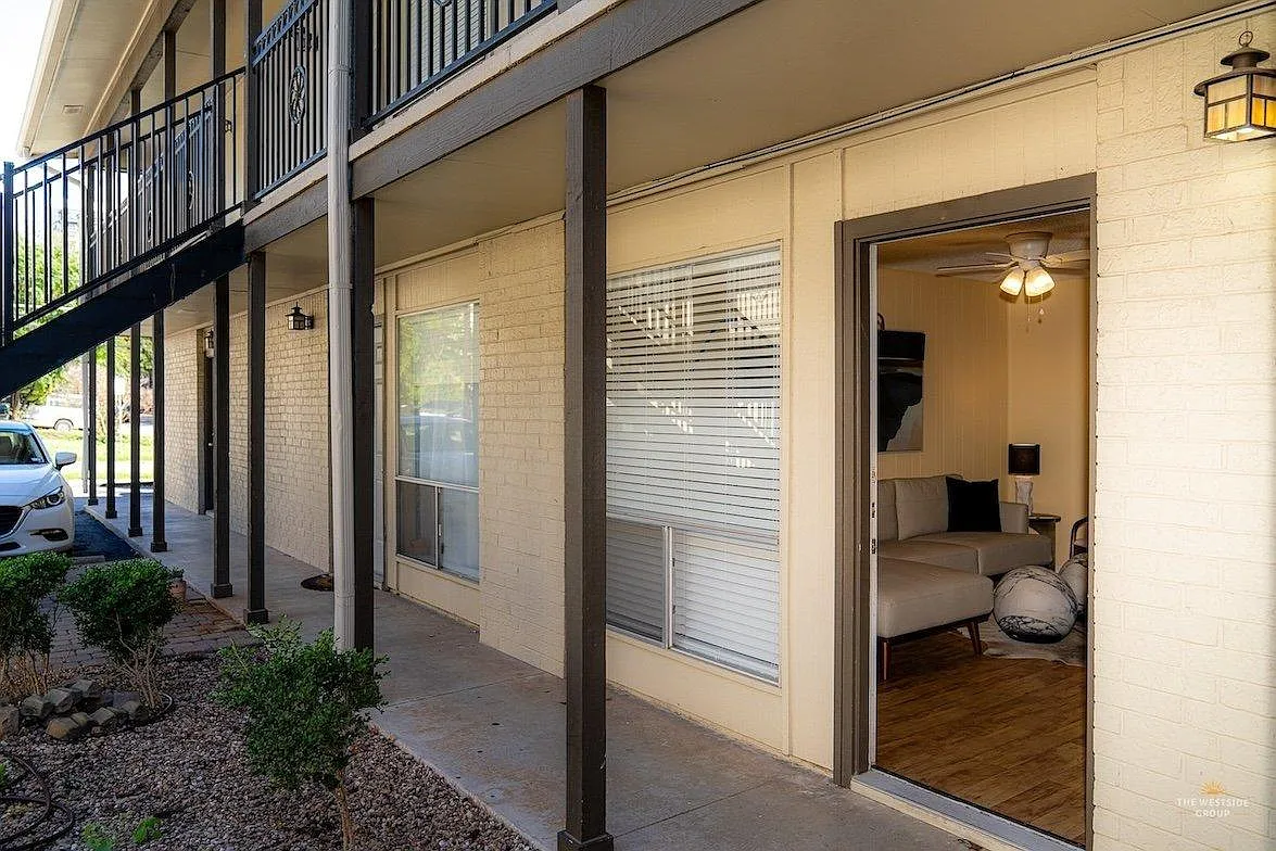West Campus Flats — Photo 4