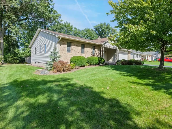 562 Vintage Ln, Rochester, NY 14615