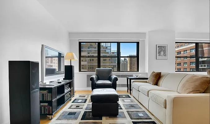 Rented by David Francis New York LLC | media 26