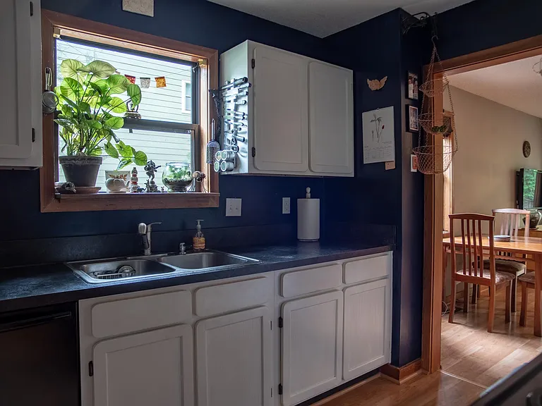 210 Cedarwood Ln — Photo 5