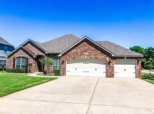 10215 S Evanston Ave, Tulsa, OK 74137