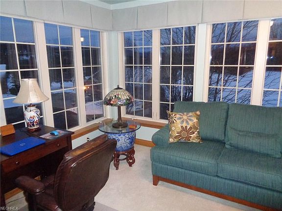 5th image of 209 Pinehurst Dr