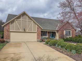 10820 W 105th St, Overland Park, KS 66214