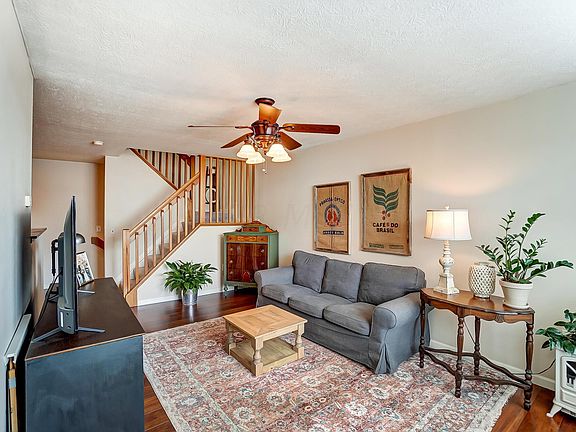 3rd image of 294 Shadbush Dr