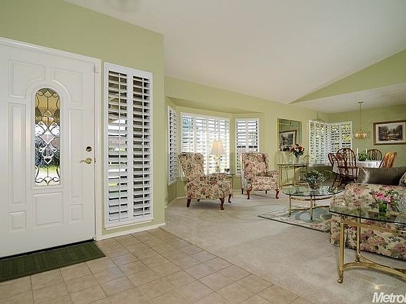 4th image of 1096 Sandringham Way